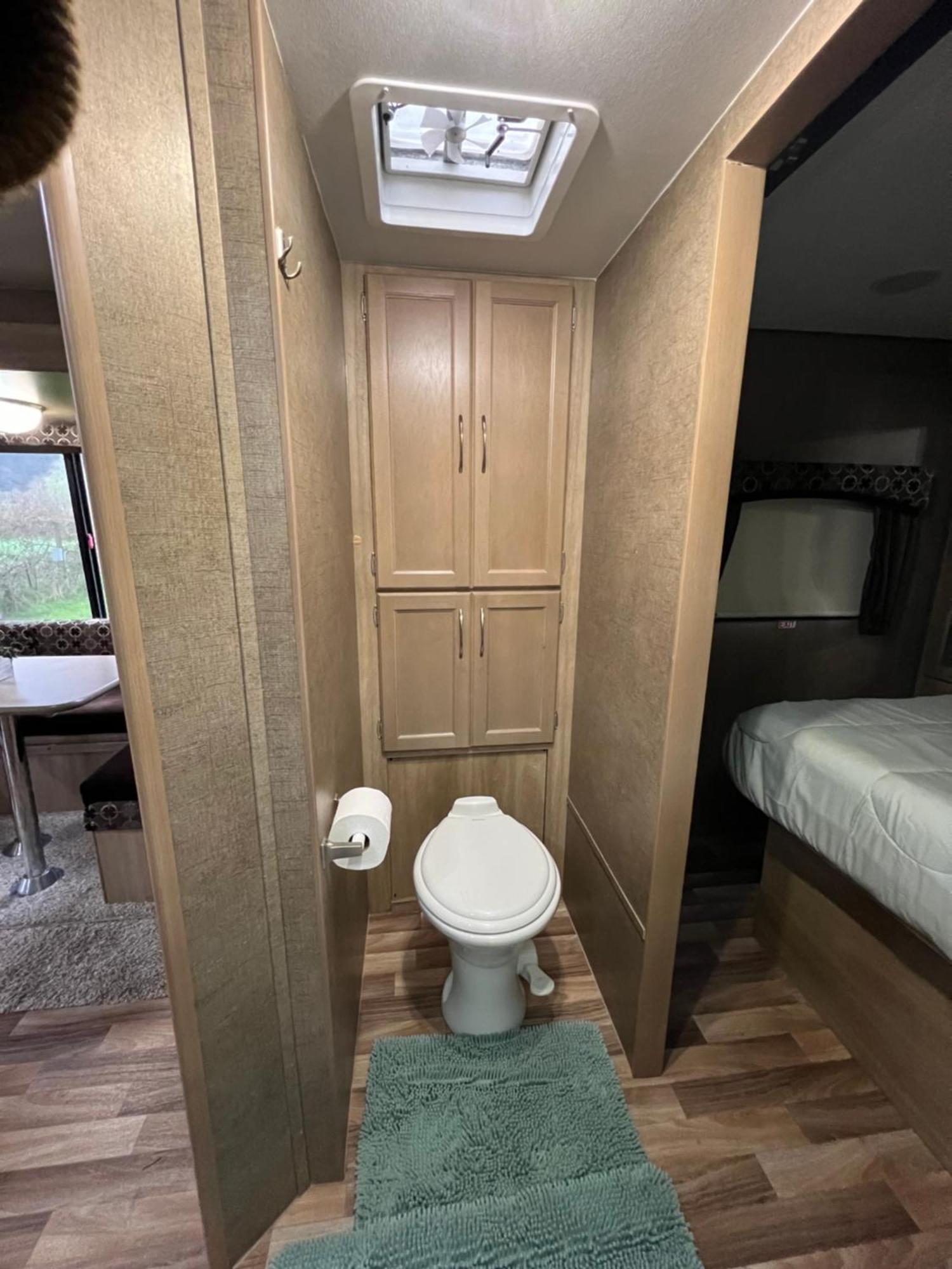Surfside Glamping Camper Hotel Кламат Екстериор снимка