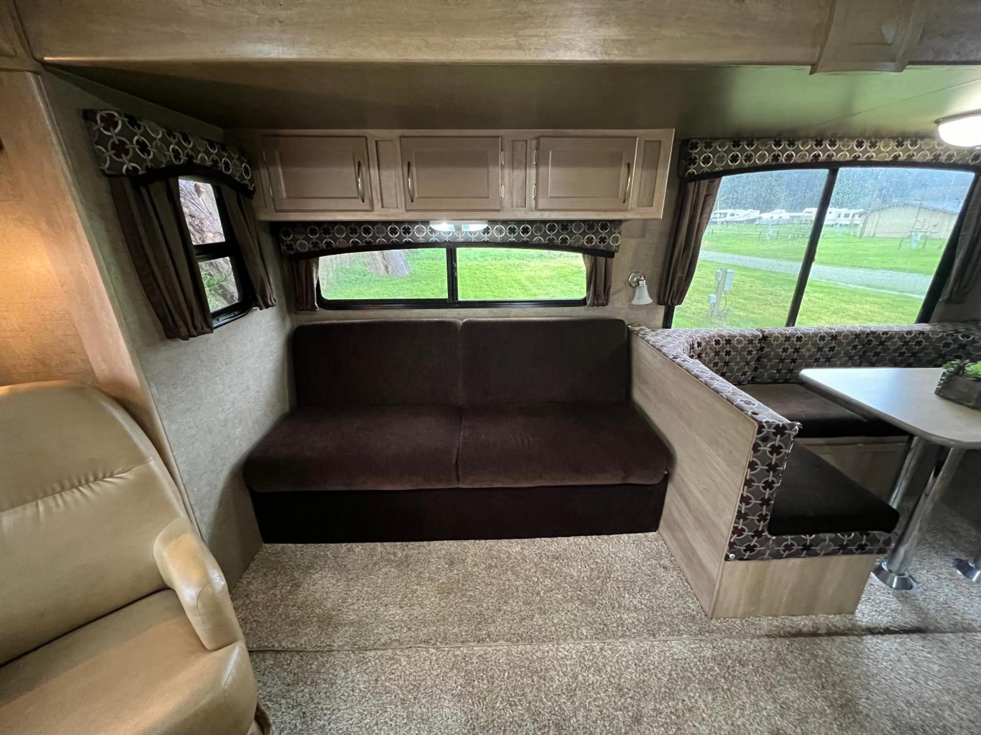 Surfside Glamping Camper Hotel Кламат Екстериор снимка